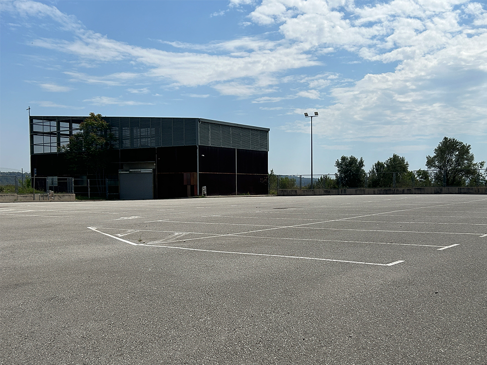 Aparcament de l'antic aeri, al Castell